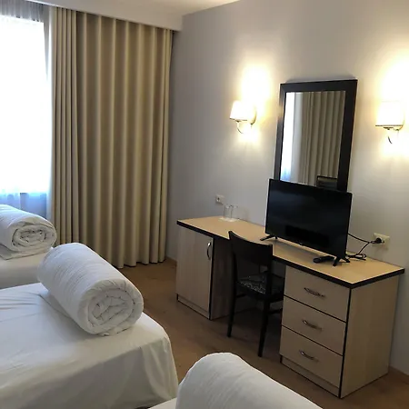 Riverside At Fieri Отель 3*