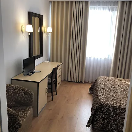 Hotel Riverside At Fieri Fier