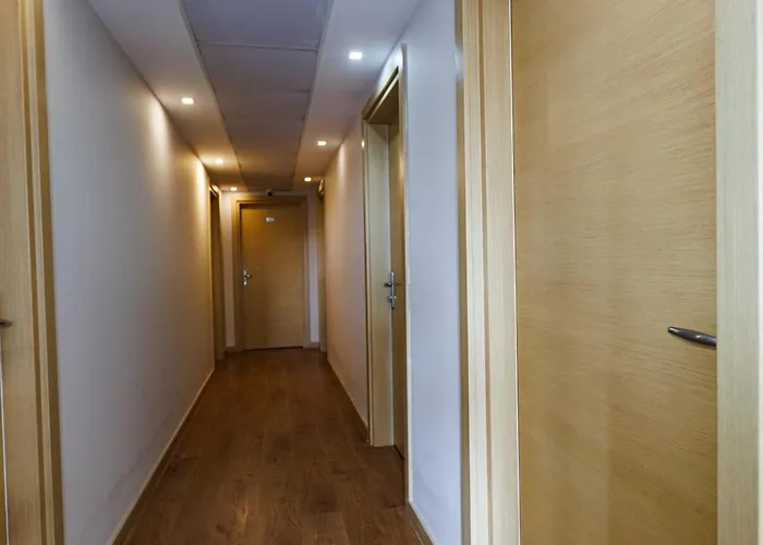 Hotel Riverside At Fieri Fier