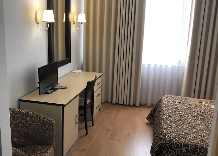 Hotel Riverside At Fieri Fier