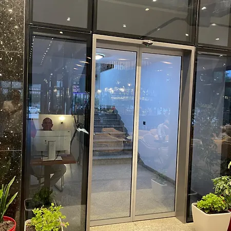 فندق Riverside At Fieri فيير