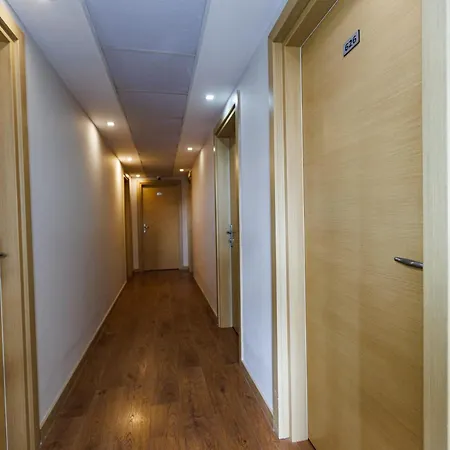 Hotel Riverside At Fieri Fier